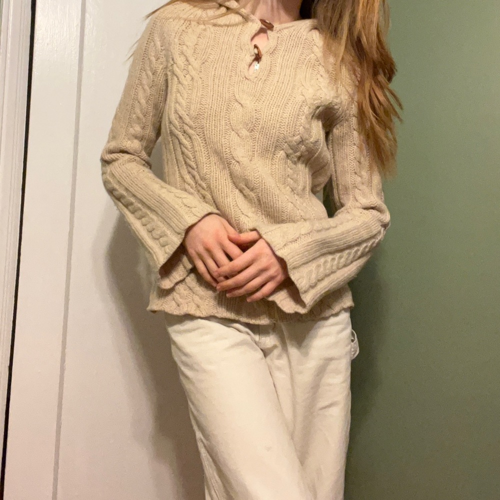 American Eagle outfitters sweater
